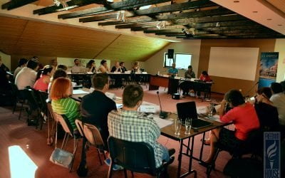 Procurorii si Presa. Respectarea granitei si a dreptului la informare.