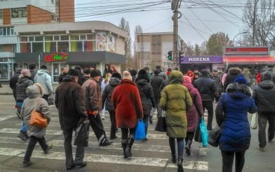 Șoferii nu au parte de „undă verde” la semafoarele Galațiului, în ciuda investițiilor. Sisteme scumpe și management defectuos al traficului