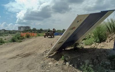 Parcarea pentru TIR-uri construită pe bani europeni în Galați a ajuns cimitir pentru rable