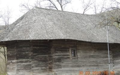 Biserica de lemn de la Cetățuia, ctitorită în timpul lui Ștefan cel Mare, riscă să fie înghițită de o râpă – PressHub